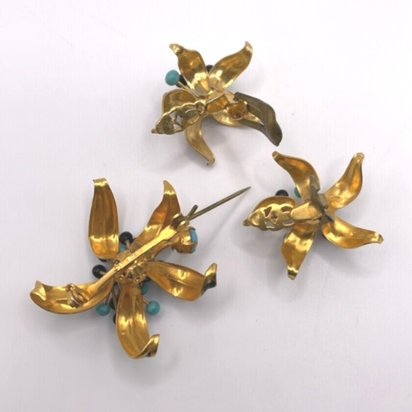 Vintage Austria Enamel Lily Flower Brooch Clip-on Earrings Set Rare - Picture 8 of 9